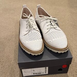 Ecco Women’s White Perforated Lace up Flats Size 38